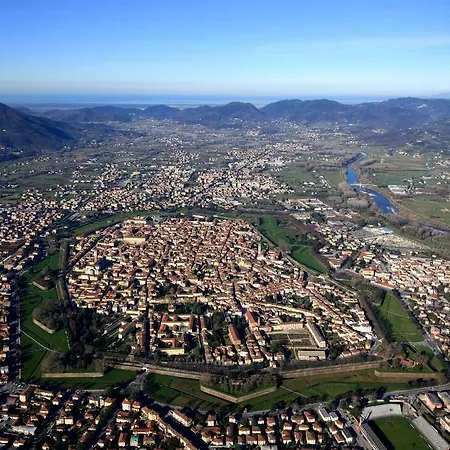 Apartment Charme Con Parcheggio Lucca
